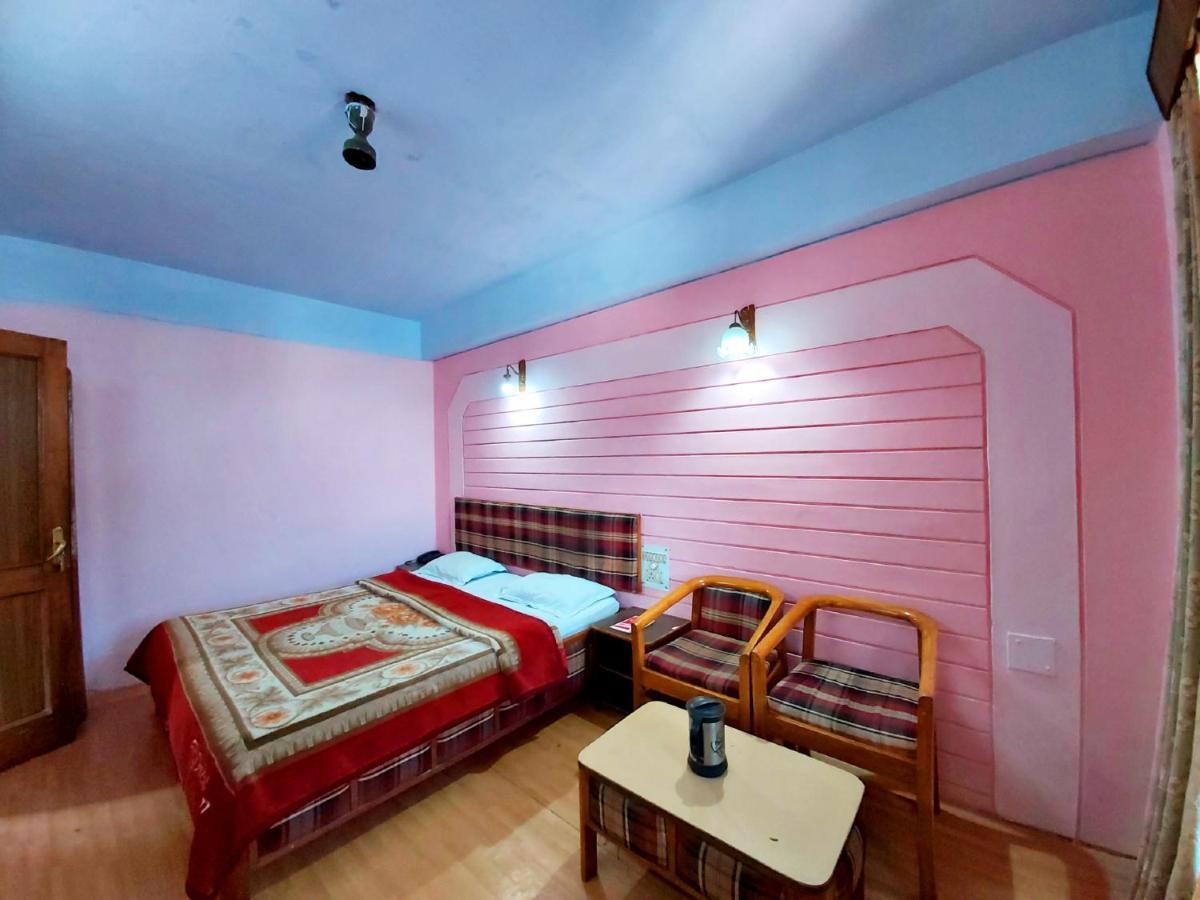 Goroomgo Radha Continental Nainital Extérieur photo