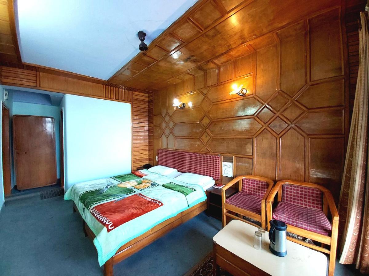 Goroomgo Radha Continental Nainital Extérieur photo