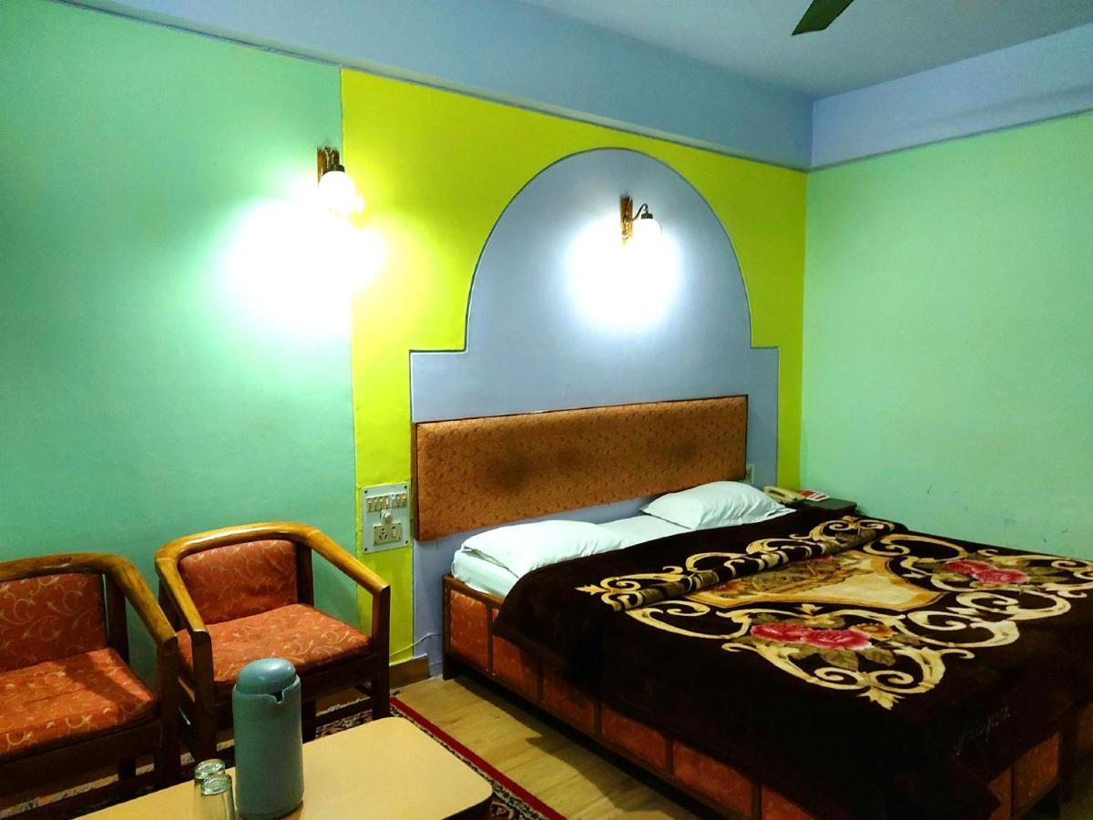 Goroomgo Radha Continental Nainital Extérieur photo